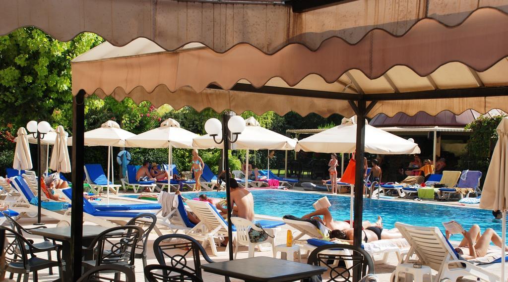 Jasmine Hotel Apartments Лімасол Екстер'єр фото
