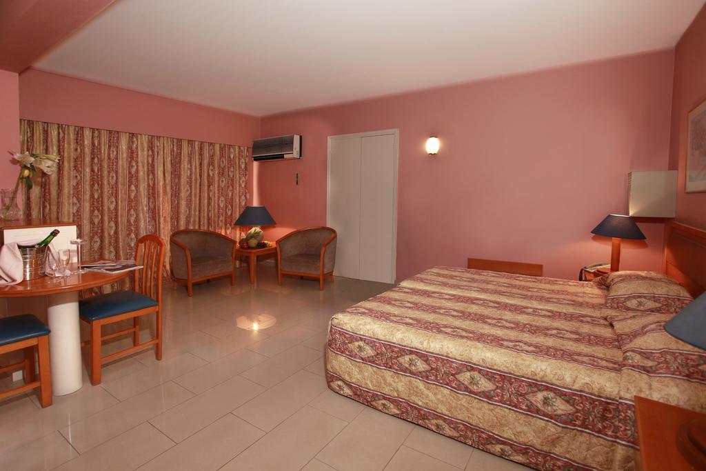 Jasmine Hotel Apartments Лімасол Екстер'єр фото