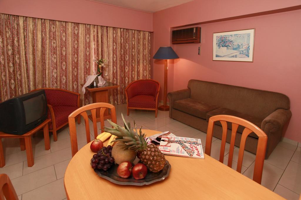 Jasmine Hotel Apartments Лімасол Екстер'єр фото