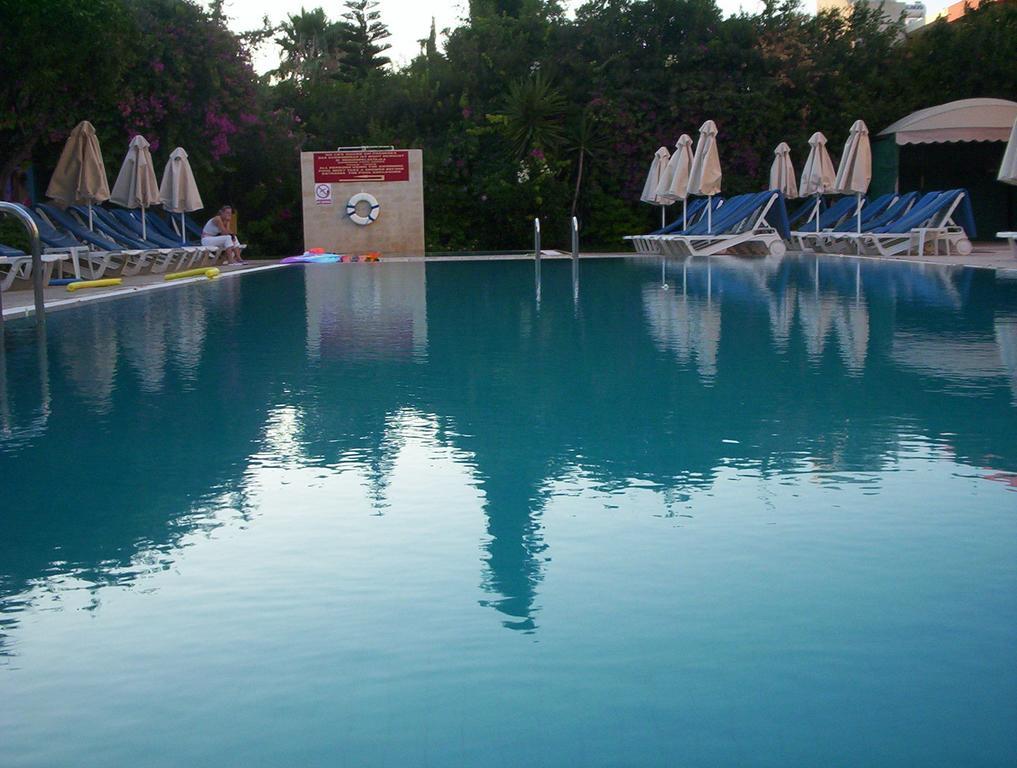 Jasmine Hotel Apartments Лімасол Екстер'єр фото