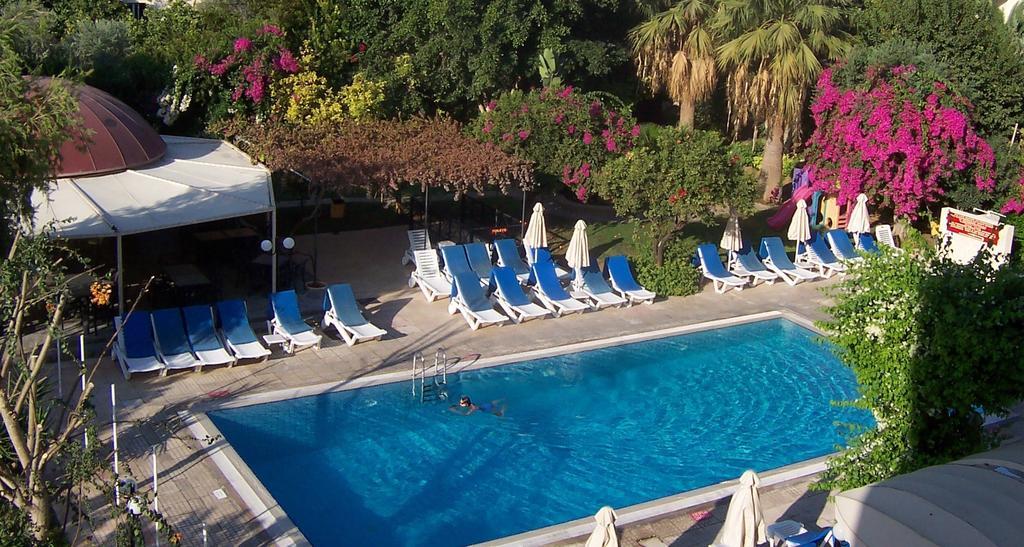 Jasmine Hotel Apartments Лімасол Екстер'єр фото