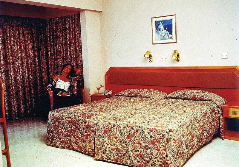 Jasmine Hotel Apartments Лімасол Екстер'єр фото